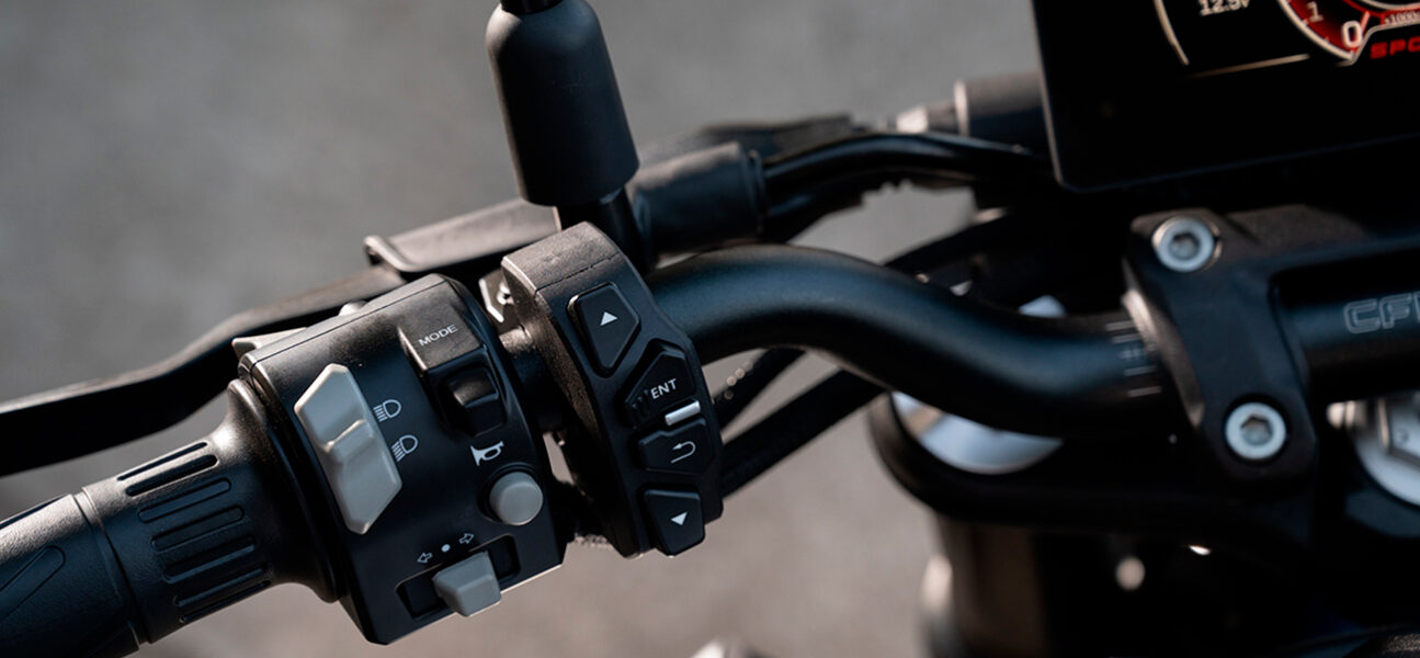 CFMOTO-300NK CFMOTO 300NKL | MARTINEZ