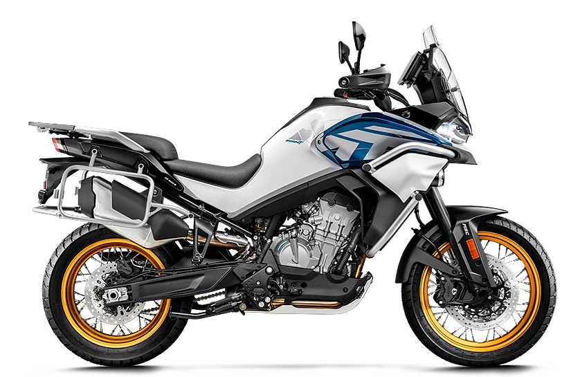 CF Moto Martínez - CFMOTO 800 MT Explorer blanca en vista lateral CF Motos Martínez - Vista lateral de la moto touring CFMOTO 800 MT Explorer en color blanco